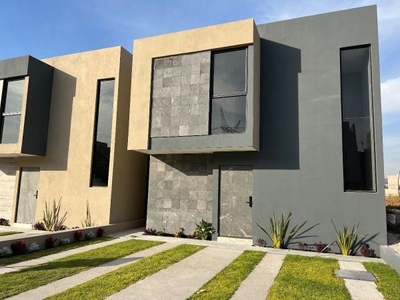 Casa nueva con habitación en pb en Cañadas Del Arroyo