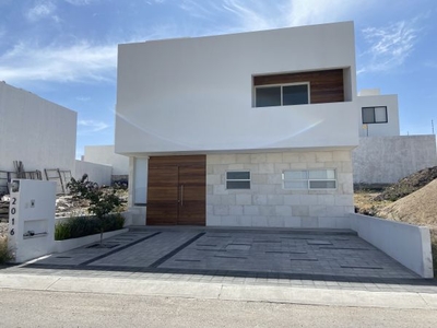 Casa nueva de autor en Grand Juriquilla Queretaro, 3 Rec, sala de tv y roof gard