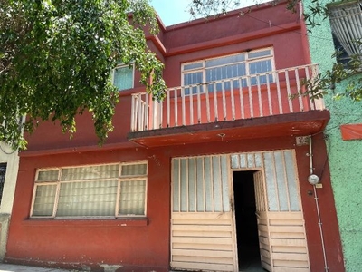 Venta casa a precio de terreno en 5 de Febrero, Ciudad de México