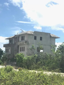 Casa En Preventa De 5 Recámaras, Piscina Ecológica En Country Club, Cancún