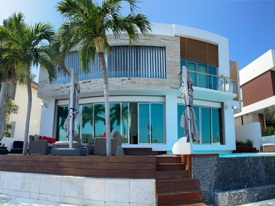 Casa En Venta Amueblada De 4 Recámaras, Piscina, Muelle, En Los Canales Residencial Puerto Cancún