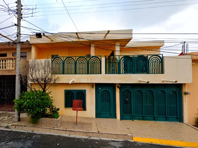Casa En Venta En Colonia Celestino Gasca, Nuevo León.