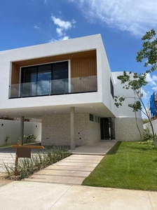 Doomos. Casa en Venta Komchen Merida