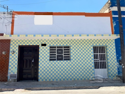 Doomos. Casa para remodelar en el centro de Mérida