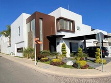 casa en venta en lomas de juriquilla