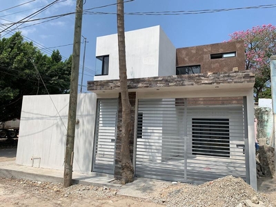 Casa en venta en esquina col Plan de Ayala zona norte poniente