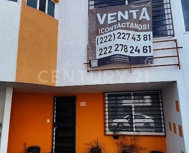 Renta de casa en Fracc Santa Rosa EN CUAUTLANCINGO PUEBLA.-