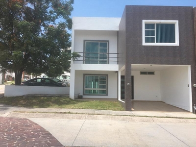 SE VENDE CASA EN LOMAS DEL REFUGIO LEON GTO