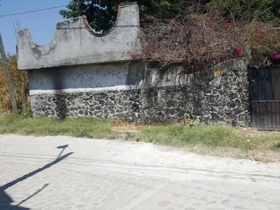 Terreno con Construccion Para Remodelar Colonia La Joya Yautepec Morelos