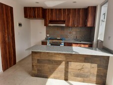 Casa en venta en fraccionamiento con 3 recámaras y roof garden en Cuautlancingo