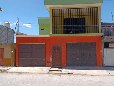 CASA EN REMATE DE TRES NIVELES EN COLONIA “INSURGENTES” EN TUXTLA