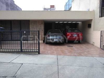 Se vende casa en Jardines del Country