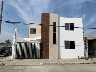 Doomos. Casa en venta, Col. Tampico-Altamira
