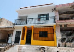 21 de marzo 1209 Centro, Mazatlan Sinaloa, Casa en venta tipo duplex a 5 minutos de la Catedral