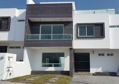 Casa en venta 4 recamaras en LOMAS DE JURIQUILLA