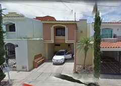 Casa en la Col. Lomas del Sol Mun. Culiacan - Sinaloa / vw128