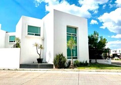 casa en venta en fraccionamiento rincon de la montaña, morelia