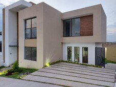 casa en venta en paseo del parque tres marías morelia