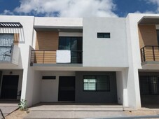Casa Nueva en Venta en Privada Azul los Lagos en Los Lagos
