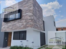 doomos. se vende casa nueva en fraccionamiento en toluca mexico