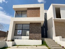 EB-KK7155 Casa en VENTA dentro del Fracc. LomAlta, Tres Marías, Morelia