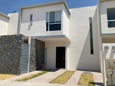 excelente casa amueblada en pozos