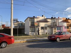 se renta casa en esquina por la zona de cd judicial 7 mil por mes