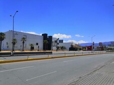 Se renta local 1780 mts. con 11,000 mts. de estacionamiento, Saltillo Coahuila