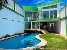 venta de casa con alberca, pool bar y bungalow en villa del mar
