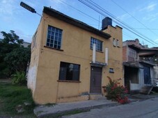 VENTA DE CASA POR SALIDA MIL CUMBRES CERCA DE CENTROS COMERCIALES