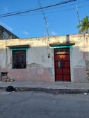 casa en venta en el cenrto de merida, para restaurar a unas calles del centro