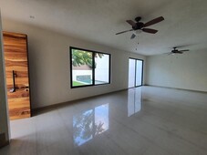 VENTA CASA NUEVA FRACC AV PALMIRA 5 RECS 2 NIVELES ALBERCA JARDIN COCINA ABIERTA 1 ESTUDIO PB