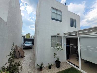 Casa En Condominio En Benevento, En Esquina Con Dos Jardines.