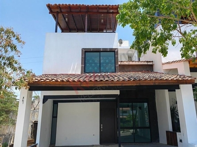 Casa en venta en Fracc. privado en zona Sur Oriente de Tuxtla Gutiérrez