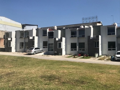 Se vende casa nueva en coto a media cuadra de periférico en Toluquilla con recamara en planta baja
