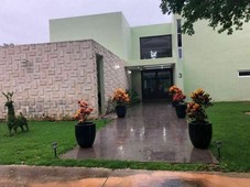 hermosa casa en venta o renta con vista al campo del golf yucatan country club