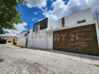 Casa en Renta en Fracc. Rincones de la Calera, Puebla, Puebla