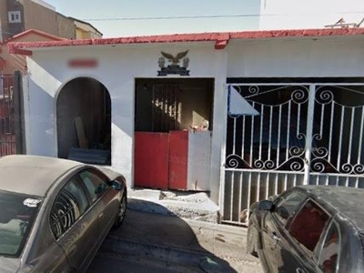 Casa en Venta en VILLAFONTANA TERCERA SECCION TIJUANA, Baja California