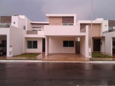 casa en venta, 3 recámaras, equipada, zona norte, dentro de privada, mérida.