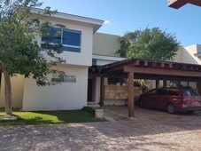 hermosa casa en privada serena en el yucatan country club
