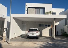 Venta de Casa en Condominio en Cholul, Mérida