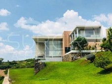 3 cuartos, 700 m hermosa casa con acabados de lujo en venta en tres marías, tres