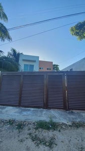 Casa en renta en Cholul, Mérida, de 3 recámaras