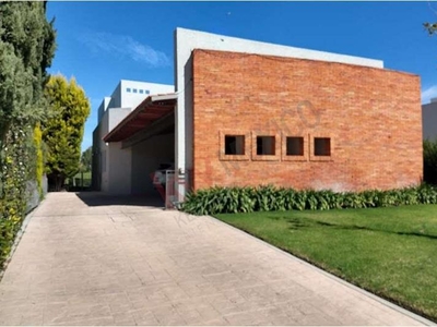 Casas en venta - 1256m2 - 4 recámaras - El Campanario - $29,900,000