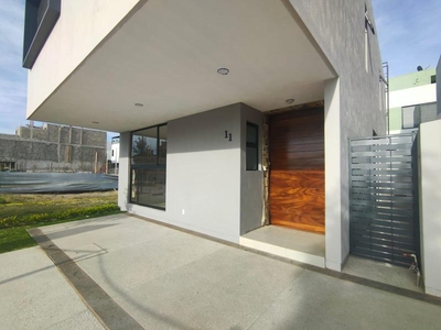 Casas en venta - 156m2 - 4 recámaras - Bosques Vallarta - $5,990,000