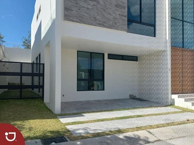 Casas en venta - 252m2 - 3 recámaras - Los Robles - $6,100,000