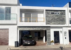 Se vende casa de 3 recámaras en San Marino Residencial, Tijuana