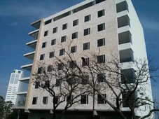 Venta amplio departamento en Torre Park 14, Col. La Paz. Piso 2.