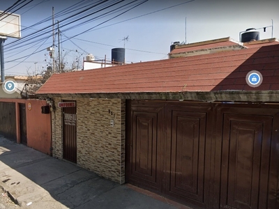 Casa En Venta De Recuperación Bancaria En Blvd. De Las Rosa, Villa De Las Flores, San Francisco Coacalco. Fjma17