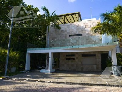 Casa En Venta En Cumbres Cancun / Codigo: B-hcs5693
